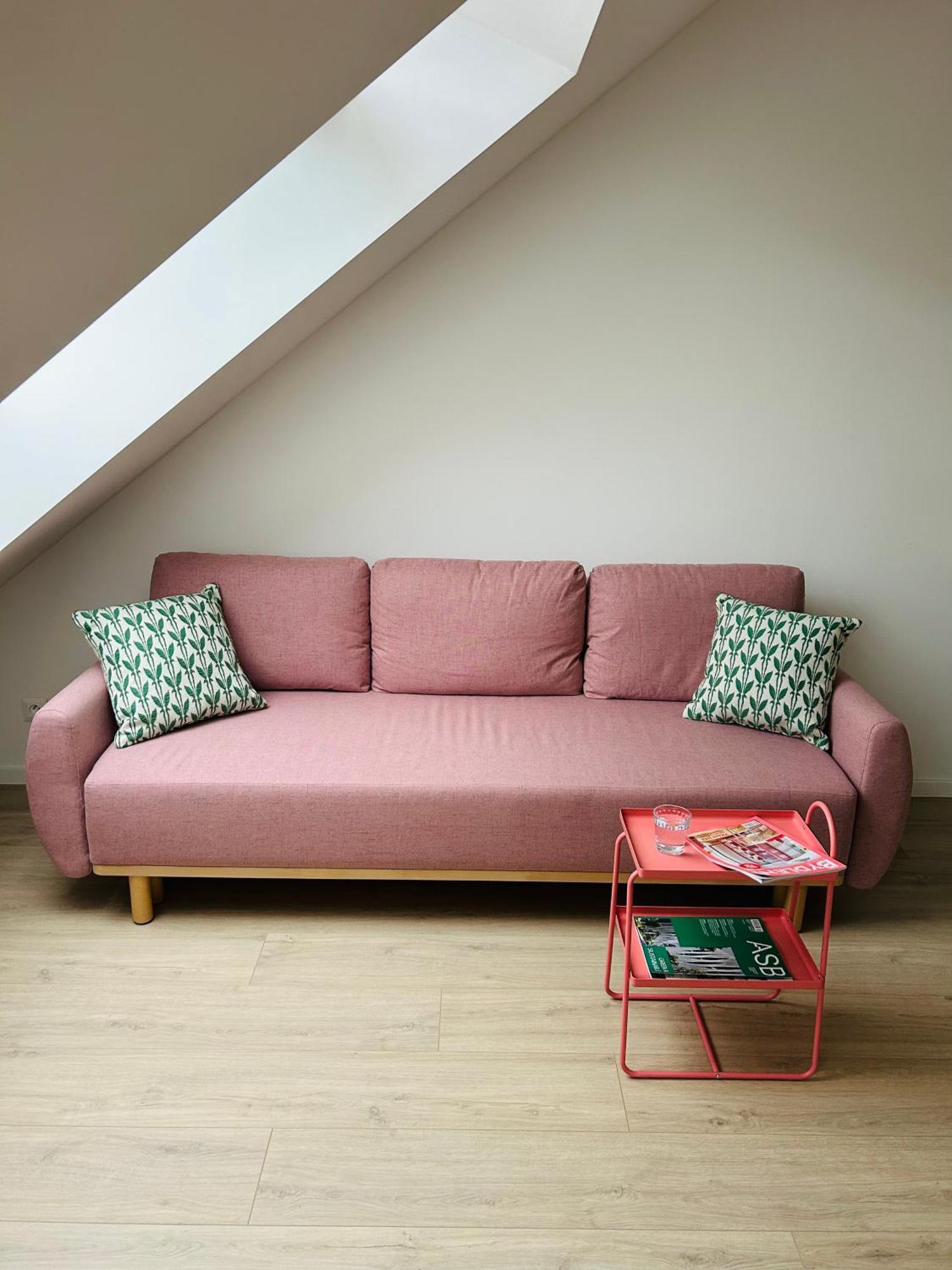 Meridian - Stylish Brand New In The Center *